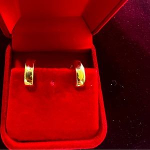 Chunky huggie earrings - Brand new 18K Saudi Gold, 10mm size